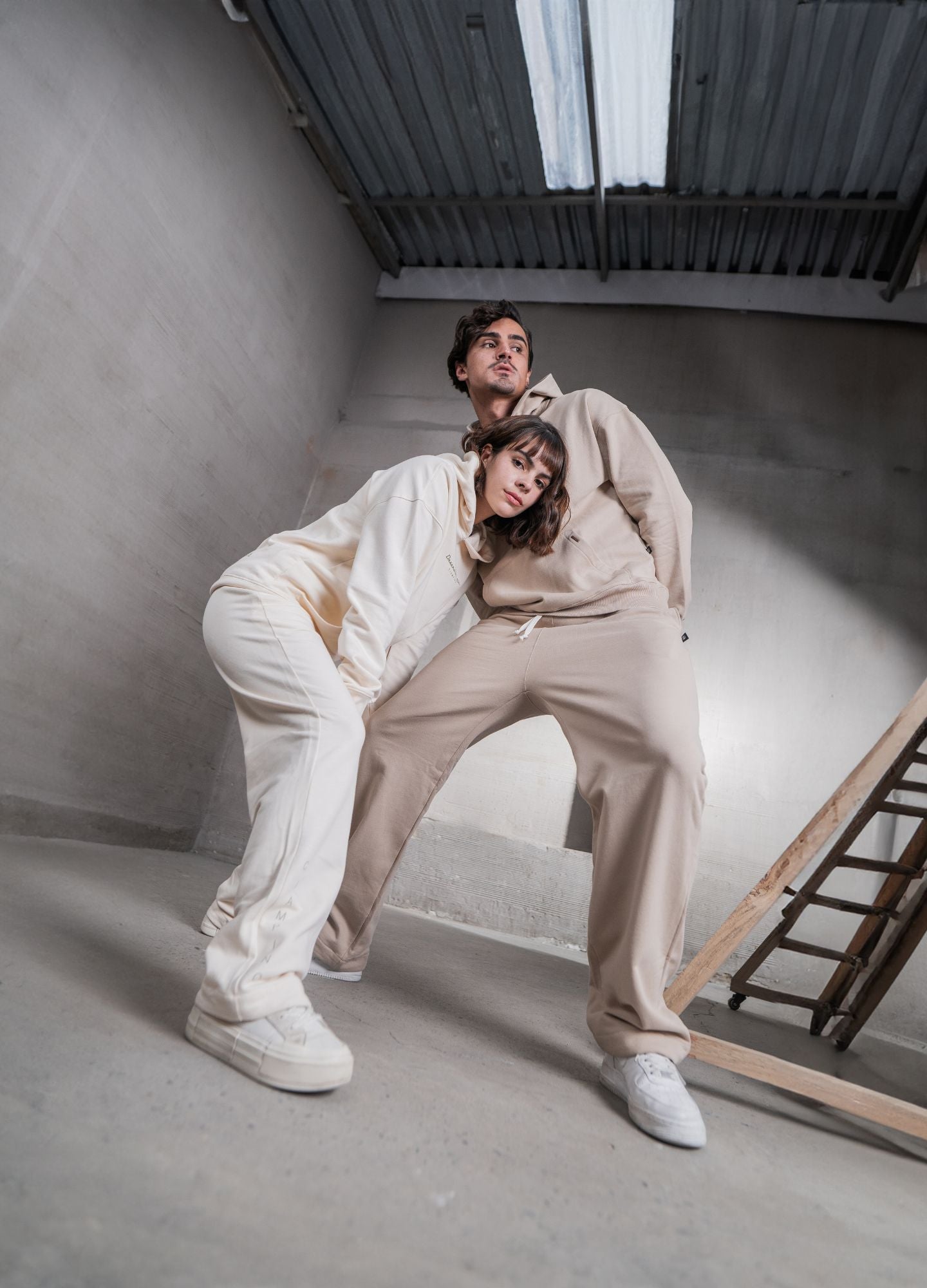 Hoodie Dreams - Taupe