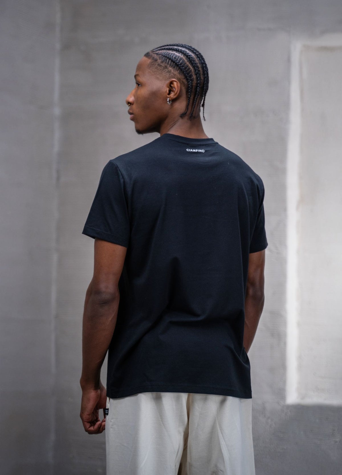 Dreams Regular - Negro - CIAMPINO