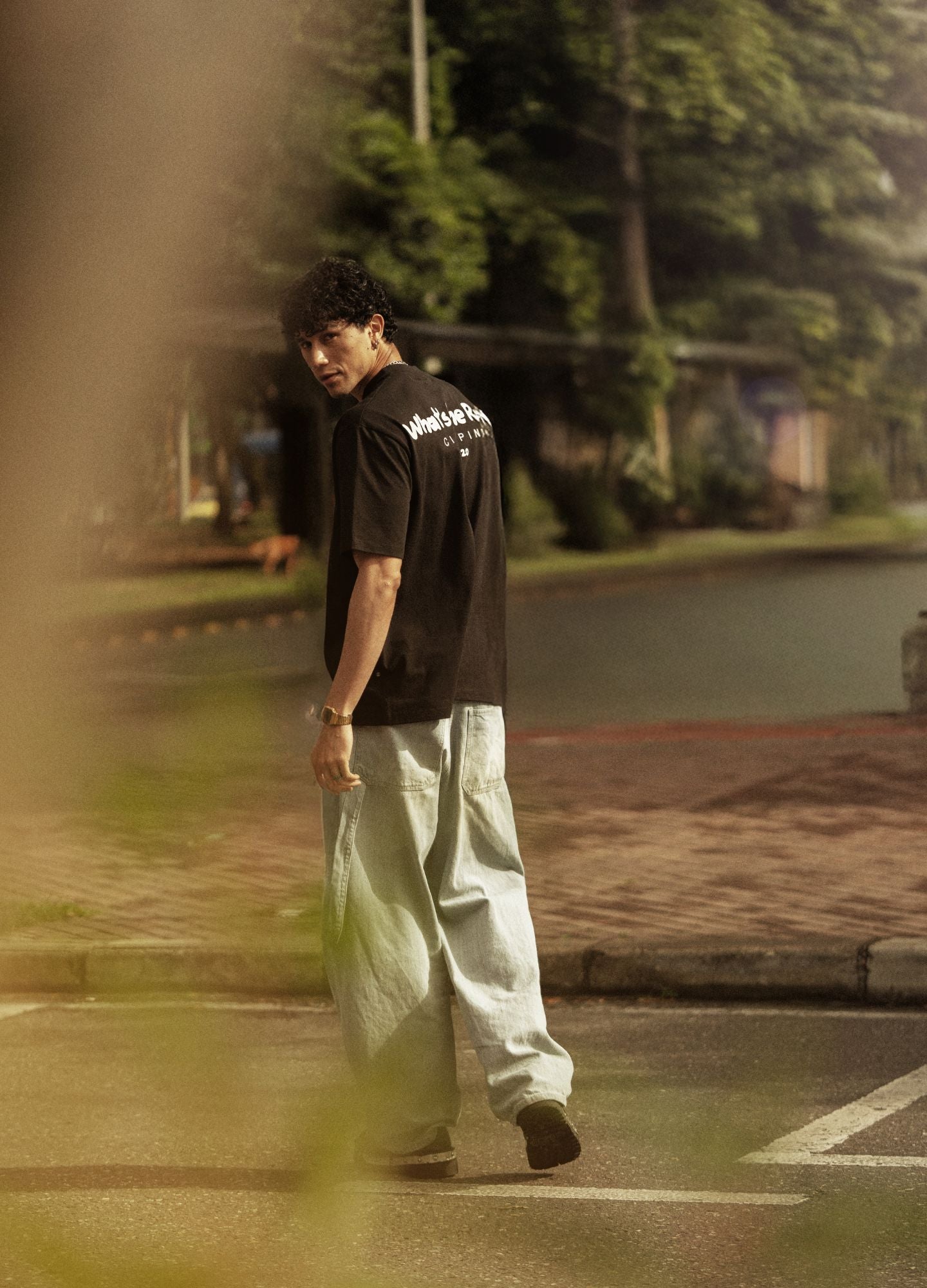 What’s The Rush Oversized - Negro