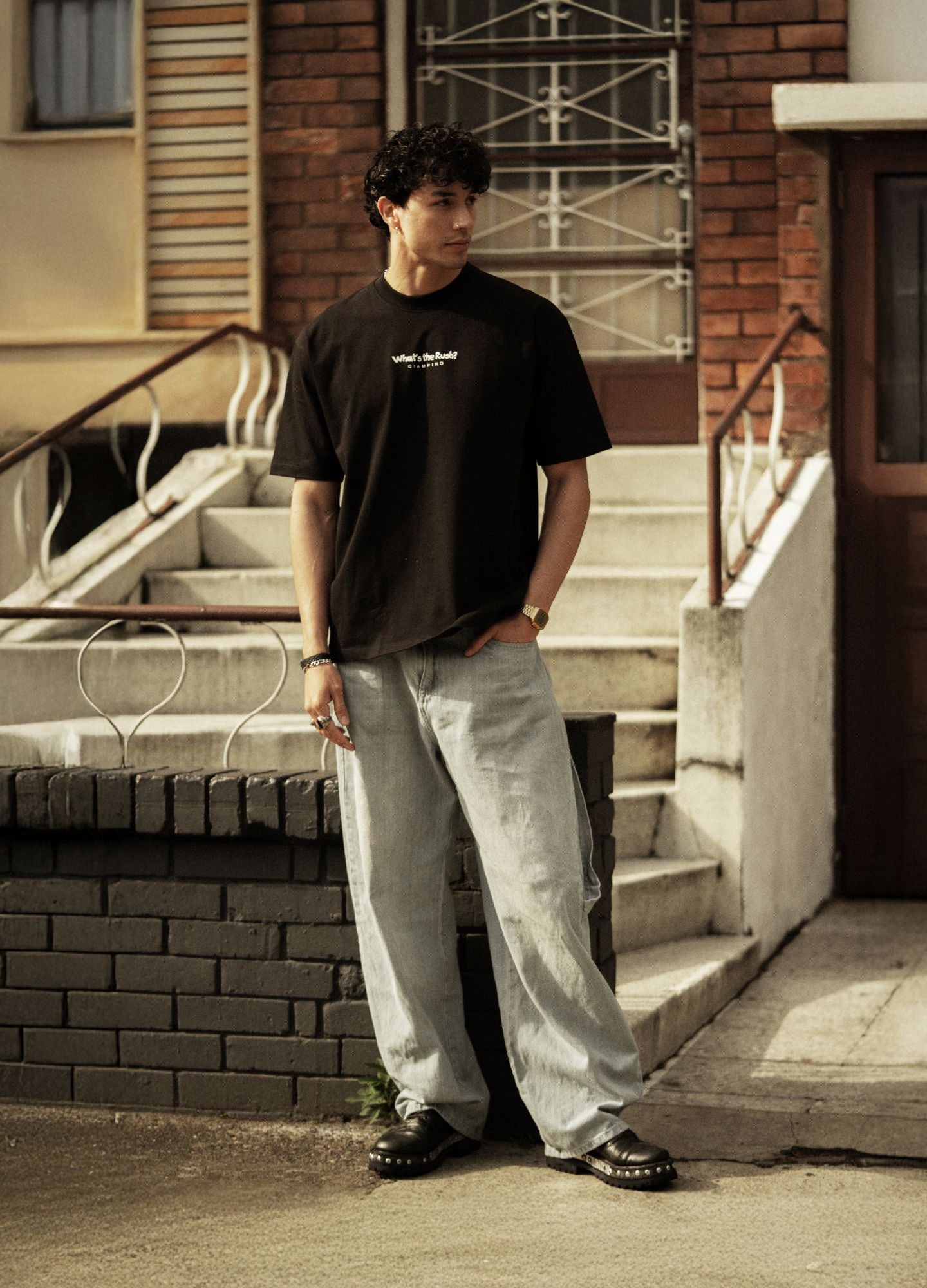 What’s The Rush Oversized - Negro