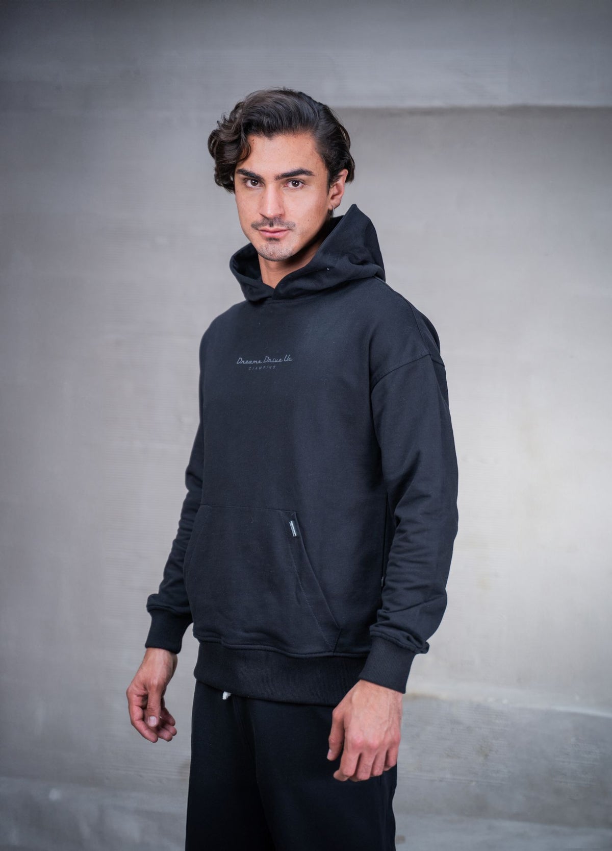 Hoodie Dreams - Negro (N) - CIAMPINO