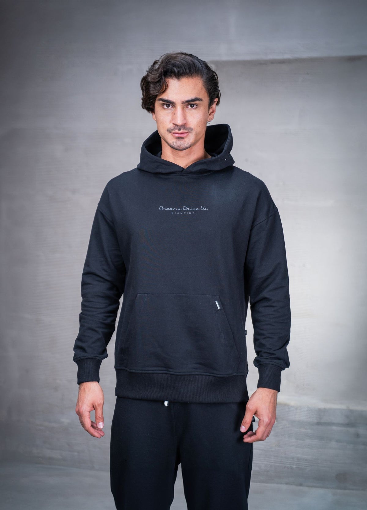 Hoodie Dreams - Negro (N) - CIAMPINO