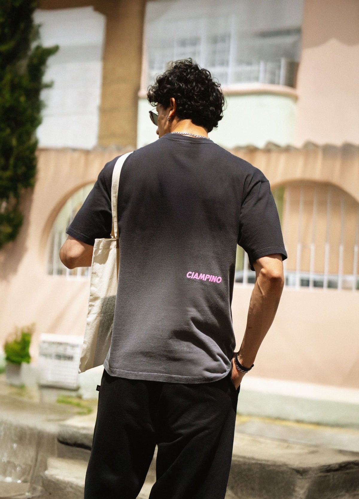 Bold Rosa Boxy Fit - Negro Gradiente - CIAMPINO