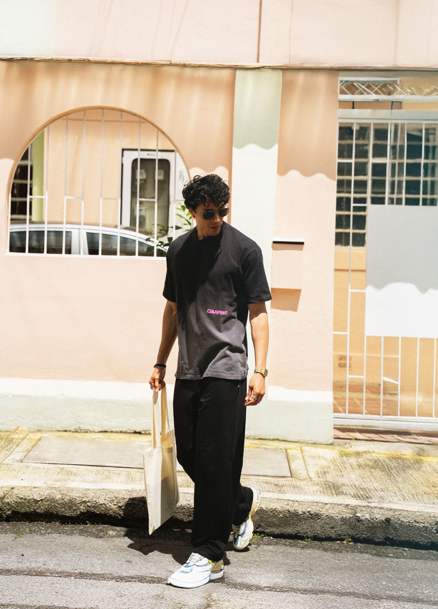 Bold Rosa Boxy Fit - Negro Gradiente