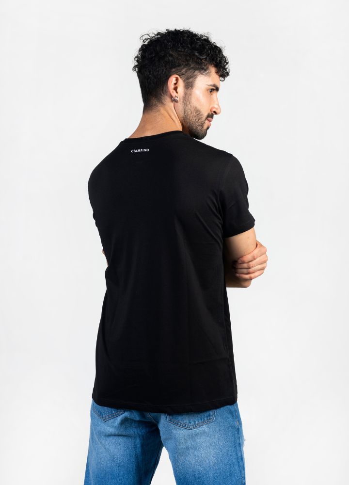 Volcano Camiseta Regular – Negro - CIAMPINO